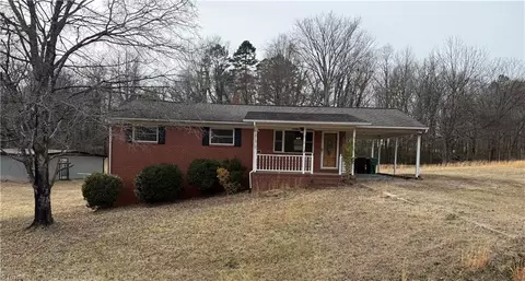 5157 Elmwood St, Trinity, NC 27370