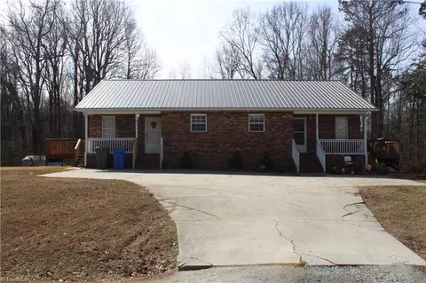 419 421 Claratom Dr, Winston Salem, NC 27107