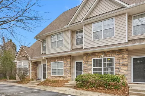 3856 Wayfarer Dr, Greensboro, NC 27410