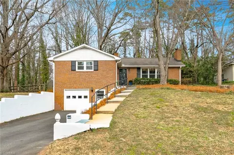 3039 Kinnamon Rd, Winston Salem, NC 27104
