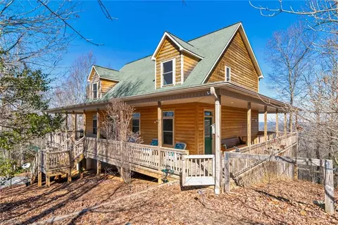 658 Green Point Ln, Boomer, NC 28606