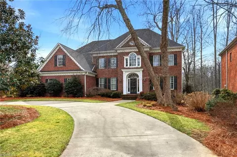 3915 Rosebriar Ln, Winston Salem, NC 27106