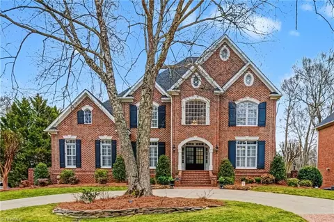 230 Ashbourne Lake Ct, Clemmons, NC 27012