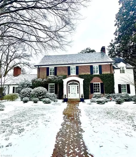 2801 Country Club Rd, Winston Salem, NC 27104