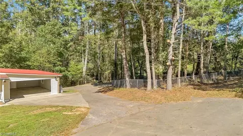 Exterior - 149 Stonebridge Rd, Purlear, NC 28665 photo 7 of 8