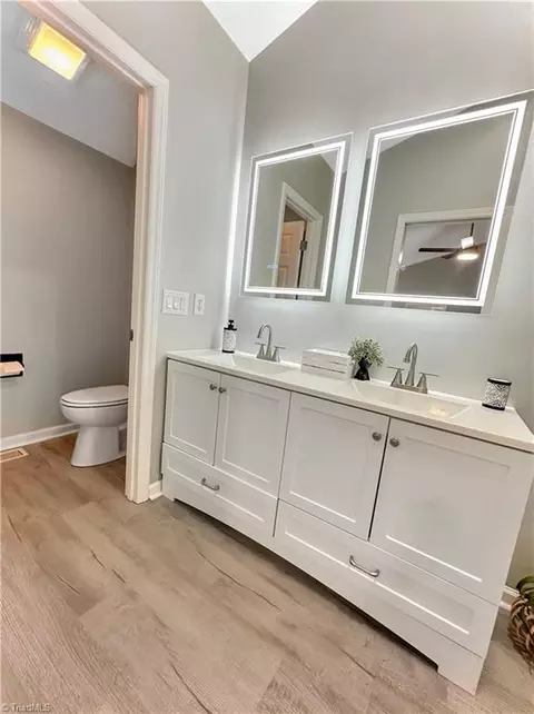 Bath - 149 Stonebridge Rd, Purlear, NC 28665 photo 2 of 4