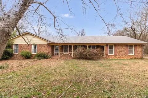 2533 Reedy Creek Rd, Lexington, NC 27295