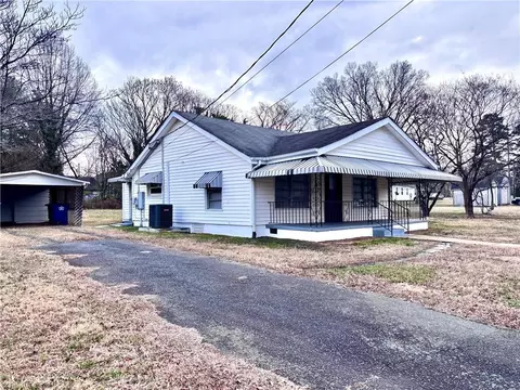 3619 Mineola St, Winston Salem, NC 27107