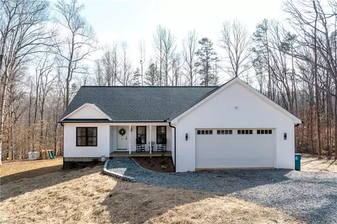313 Dogwood Ln, Mocksville, NC 27028