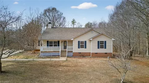 1401 Hoover Hill Rd, Asheboro, NC 27205