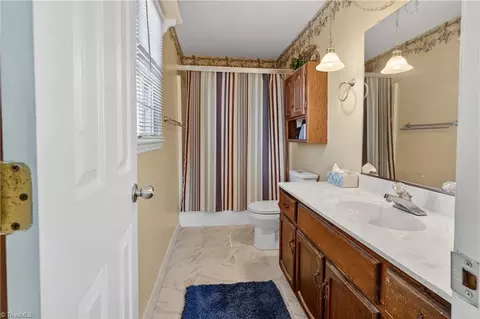 Bath - 3838 Beech Cir, Trinity, NC 27370 photo 3 of 5