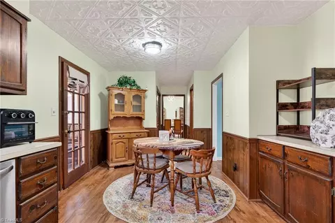 Dining - 3838 Beech Cir, Trinity, NC 27370 photo 3 of 3