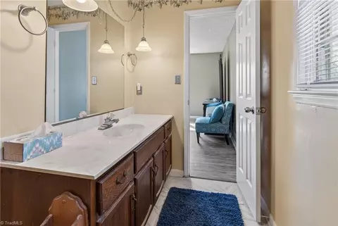 Bath - 3838 Beech Cir, Trinity, NC 27370 photo 4 of 5
