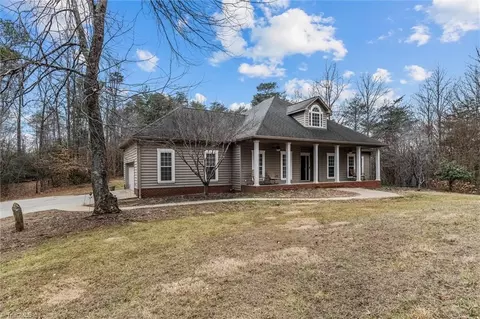 Exterior - 1096 Corner Rd, Pinnacle, NC 27043 photo 2 of 7