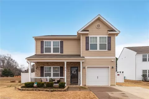 878 Bitting Hall Dr, Rural Hall, NC 27045