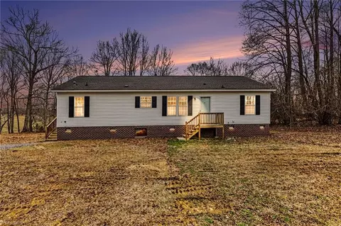 6670 Bonlee Bennett Rd, Bear Creek, NC 27207