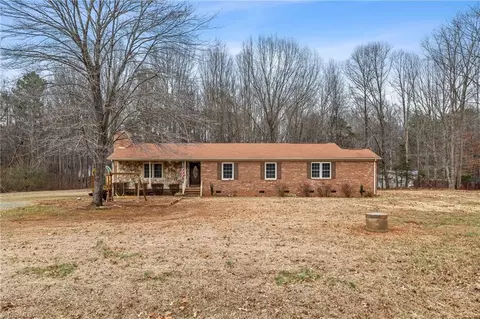5407 Smiley Wyrick Rd, Mcleansville, NC 27301