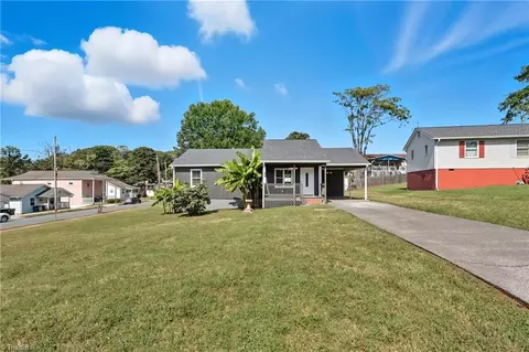 809 Garfield Ct, Winston Salem, NC 27105