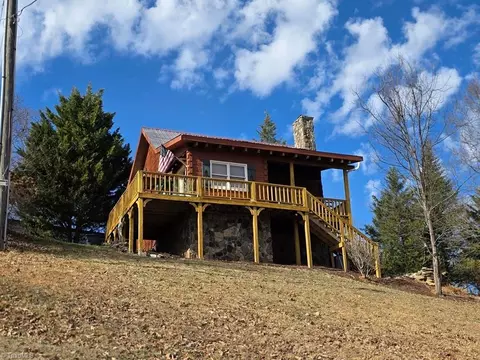 328 Apple Hill Dr, Moravian Falls, NC 28654