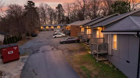 1240 Old Liberty Rd, Asheboro, NC 27203