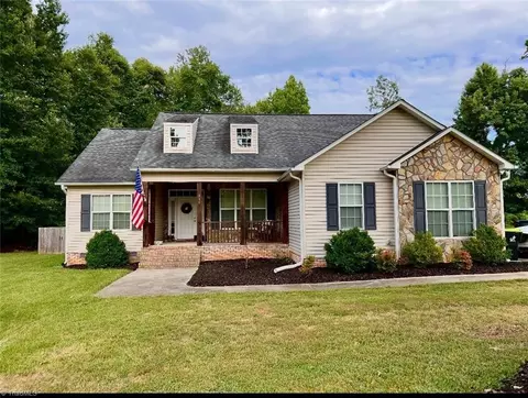 119 Alexandria Ln, Thomasville, NC 27360