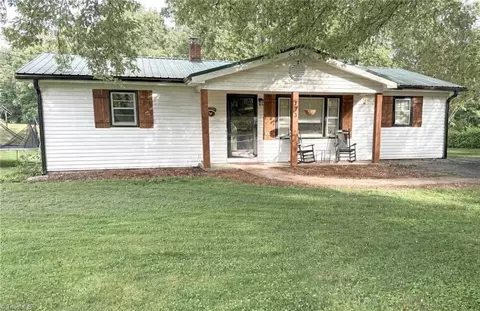 173 Olive St, Mount Airy, NC 27030