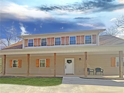 609 G St, North Wilkesboro, NC 28659
