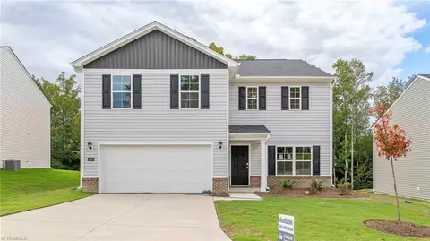 511 Wheelcrest Ct, Winston Salem, NC 27107