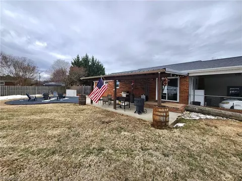 Exterior - 5030 Brook Cir, Archdale, NC 27263 photo 3 of 5