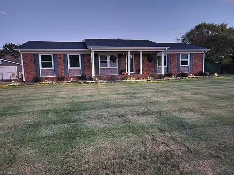 Exterior - 5030 Brook Cir, Archdale, NC 27263 photo 1 of 5