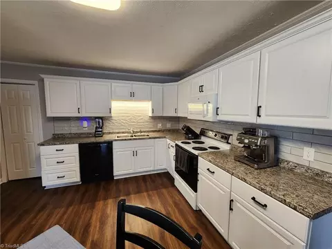 Kitchen - 5030 Brook Cir, Archdale, NC 27263 photo 2 of 2