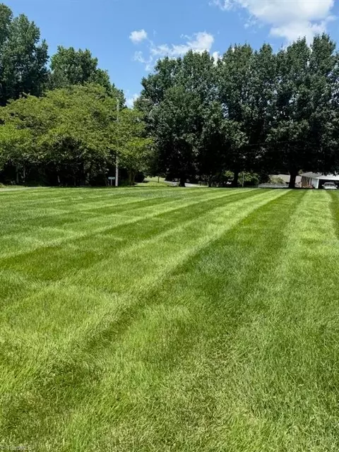 Exterior - 5030 Brook Cir, Archdale, NC 27263 photo 5 of 5