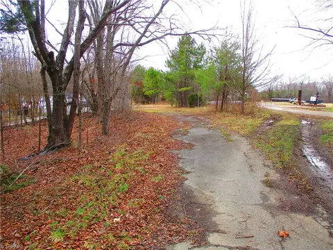 1809 Alamance Church Rd, Greensboro, NC 27406