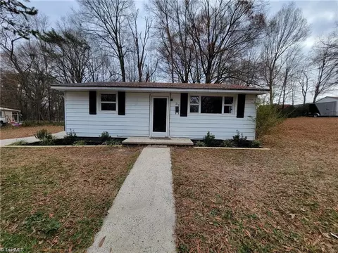214 Cedar St, Eden, NC 27288