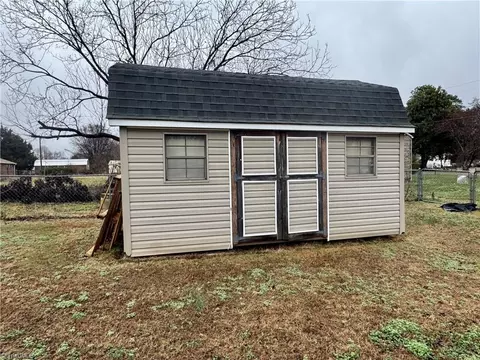 4253 Brown Loop, Randleman, NC 27317 photo 9