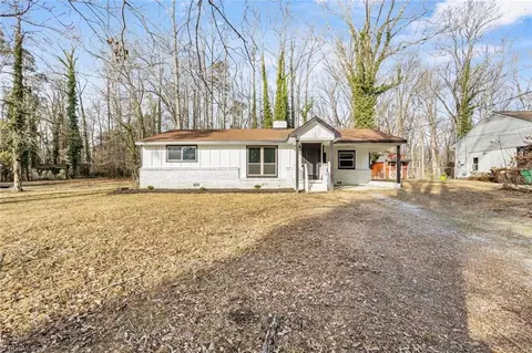 423 Dogwood Cir, High Point, NC 27260