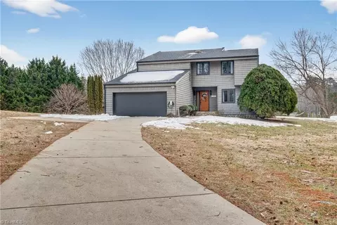 6106 Pintail Ct, Oak Ridge, NC 27310