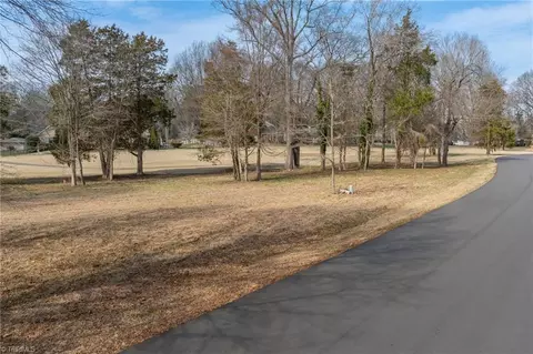 615 Burning Tree Cir, High Point, NC 27265 photo 7