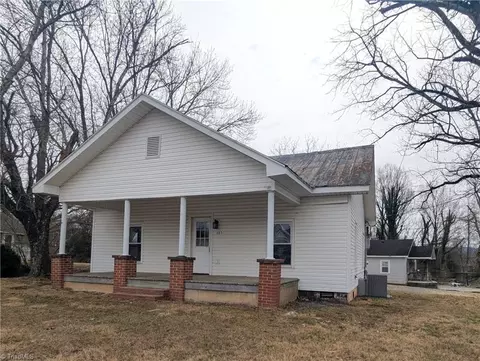 227 Cedarbrook Rd, Jonesville, NC 28642