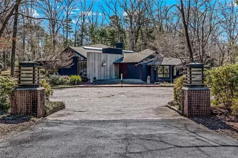 2850 Galsworthy Dr, Winston Salem, NC 27104