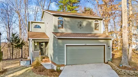 419 Chester Woods Ct, High Point, NC 27262