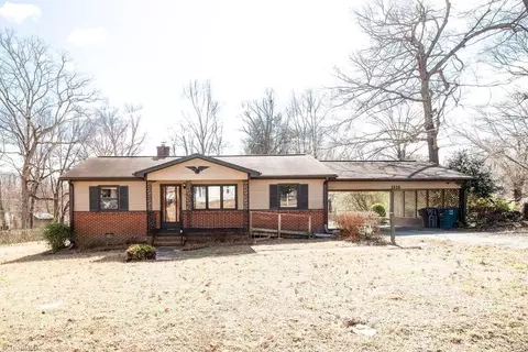 1616 Lucas Ave, Greensboro, NC 27405