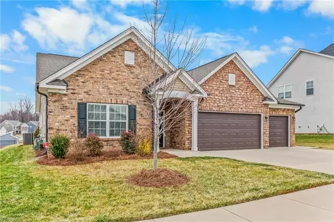 6231 Finch Meadow Ct, Clemmons, NC 27012