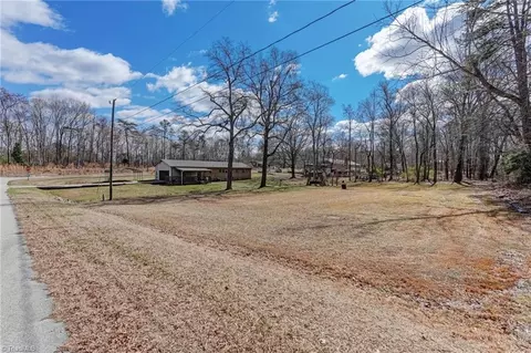 Exterior - 7002 Cruthis Rd, High Point, NC 27263 photo 7 of 11