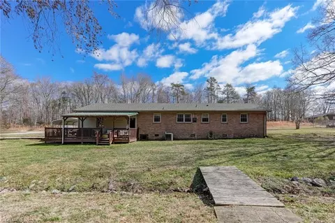 Exterior - 7002 Cruthis Rd, High Point, NC 27263 photo 10 of 11