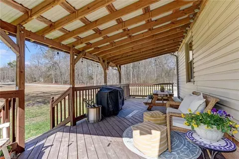 Exterior - 7002 Cruthis Rd, High Point, NC 27263 photo 4 of 11