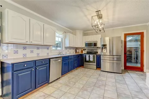 Kitchen - 7002 Cruthis Rd, High Point, NC 27263 photo 2 of 6
