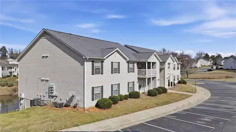900 Hanahan Ct #1B, Greensboro, NC 27409