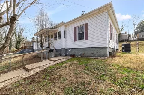 904 Branch St, Eden, NC 27288