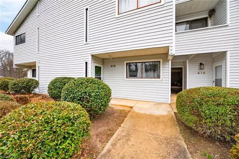 416 Century Ct, Kernersville, NC 27284